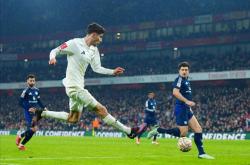 开云体育官网-阿森纳门将出击扑出点球实现扑救的简单介绍