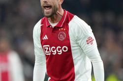 开云体育官网入口-阿贾克斯大杀四方！荷甲球队逆袭成功！