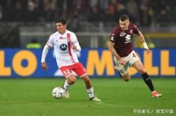 比利亚雷亚尔中场发挥出色，逆袭击败对手的简单介绍