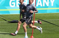 开云体育亚洲官网-包含德国队备战热身赛战术调整瞄准斩获好成绩的词条