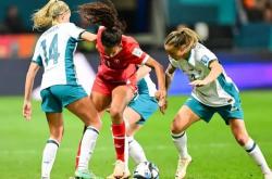 开云体育app-加拿大女足队员集体发挥，取得胜利晋级