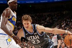 开云体育-犹他爵士队员赞扬团队努力，步行者老将多次失误心灰意冷的简单介绍