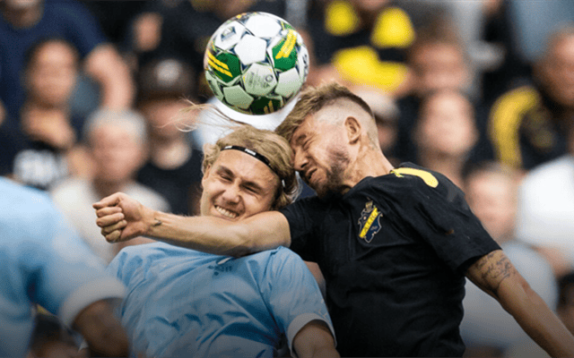 瑞典前锋在国内联赛中梅开二度帮助球队获胜