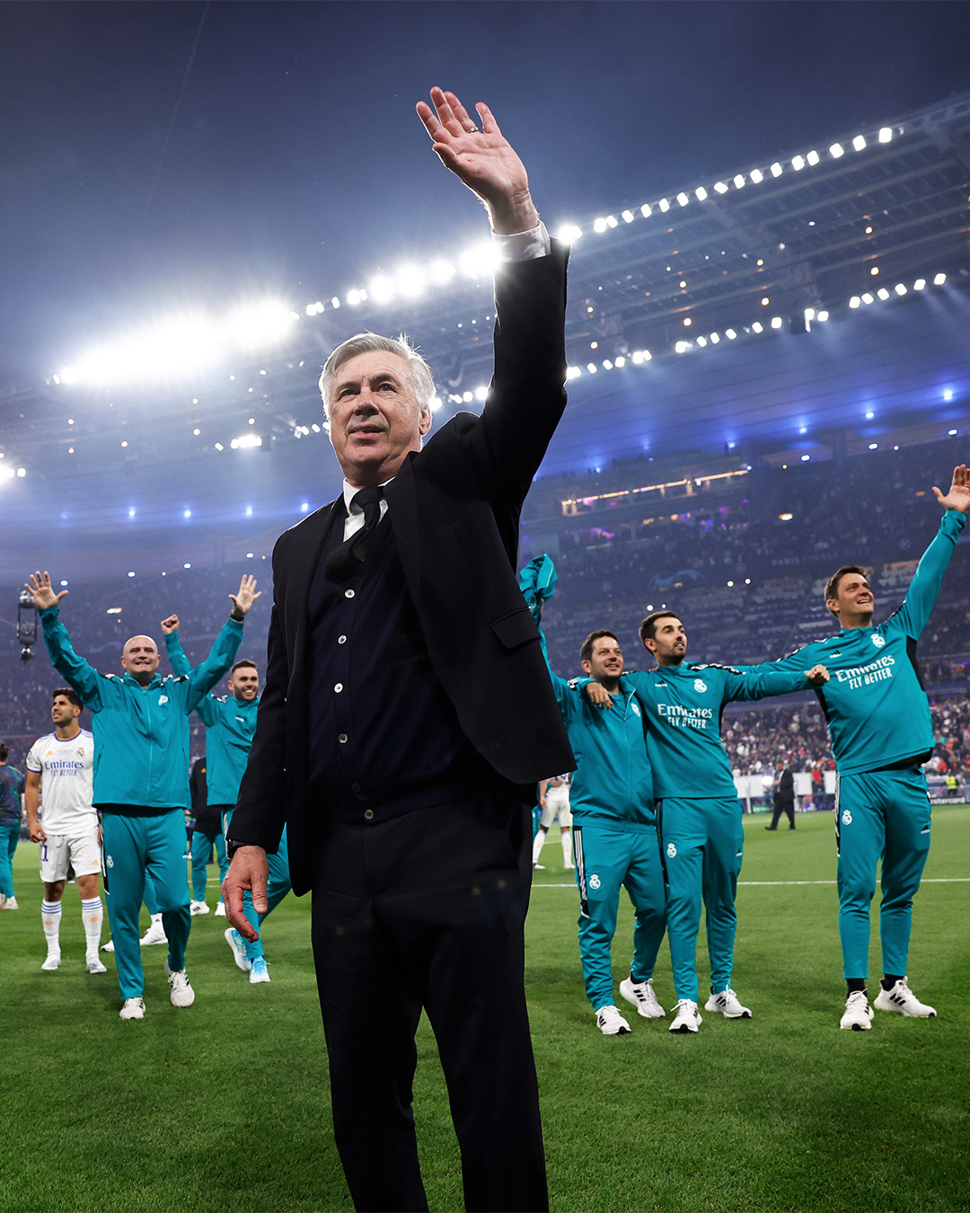 意大利主教练因不满裁判判罚被罚下场