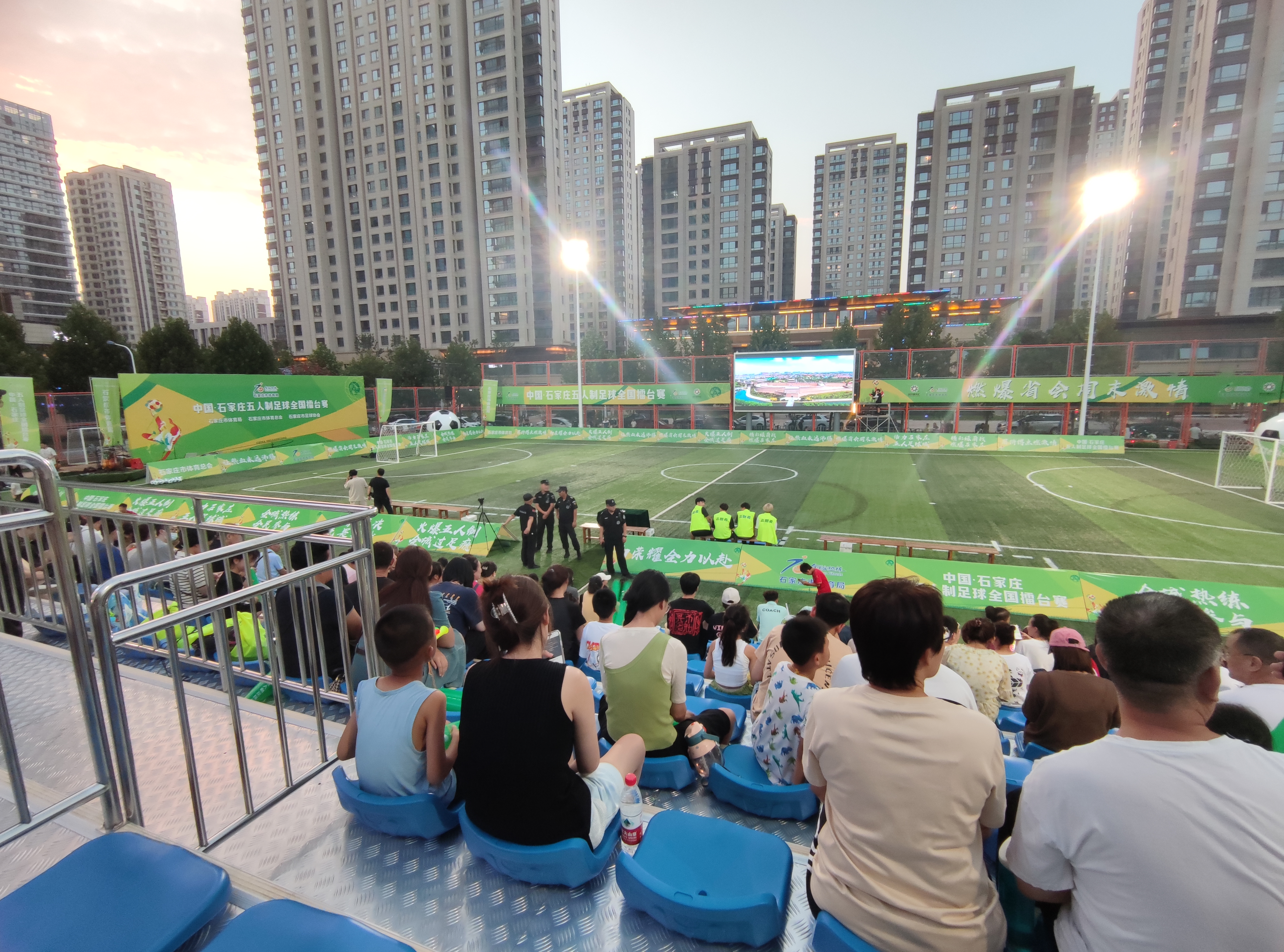 足球联赛强队角逐:擂台高潮多种多样的简单介绍 足球联赛强队角逐:擂台高潮多种多样的简单介绍