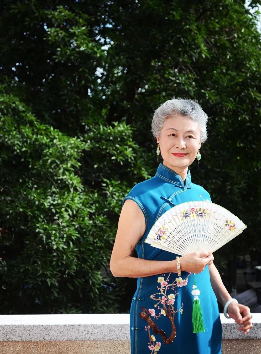 老妇人在最新比赛中展现出强大实力 老妇人在最新比赛中展现出强大实力