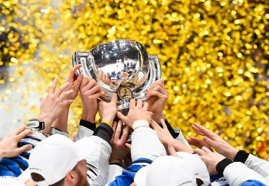 芬兰选手在乒乓球比赛中表现出色,夺得银铜 芬兰选手在乒乓球比赛中表现出色,夺得银铜