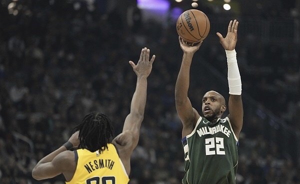 雄鹿终结步行者连胜,取得胜利 雄鹿终结步行者连胜,取得胜利