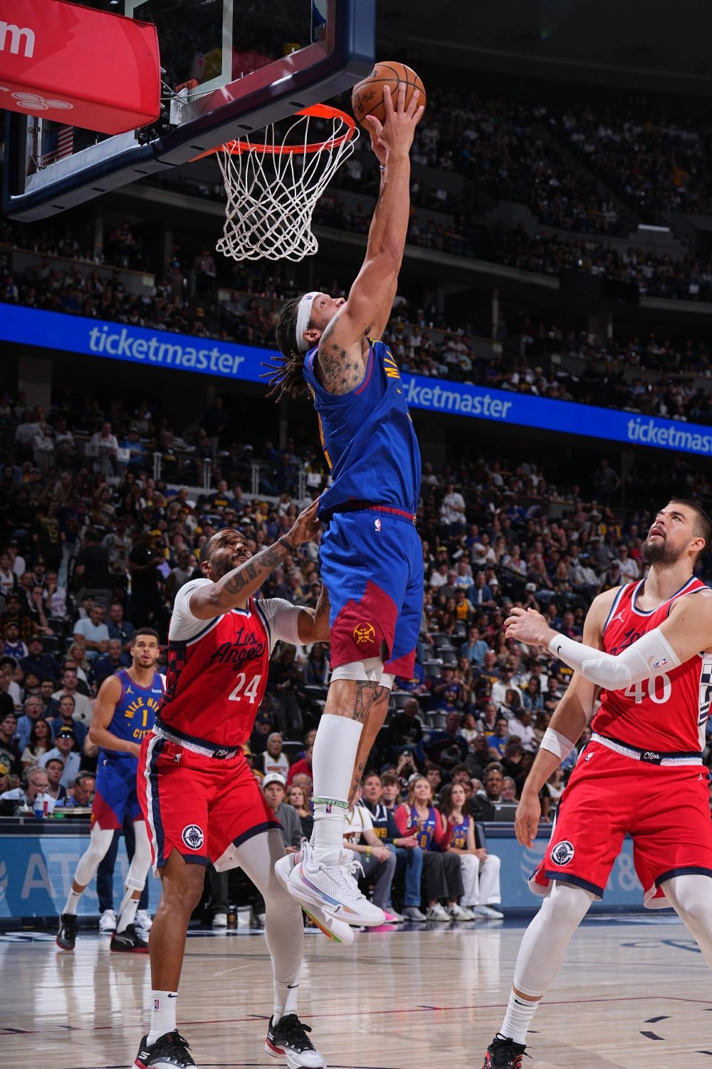 快船不敌掘金遭遇突失连胜 快船不敌掘金遭遇突失连胜