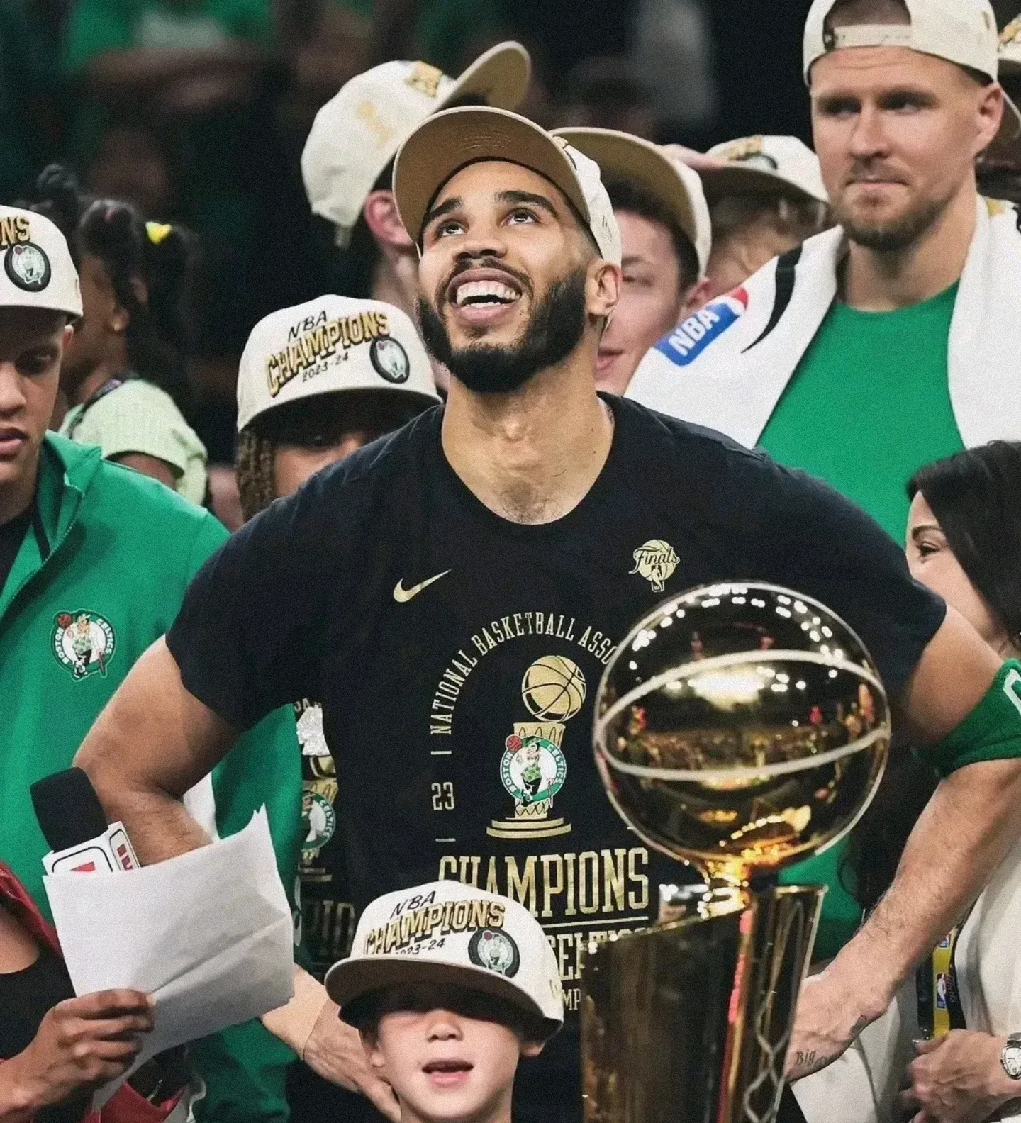 凯尔特人轻取马刺,取得四连胜 凯尔特人轻取马刺,取得四连胜