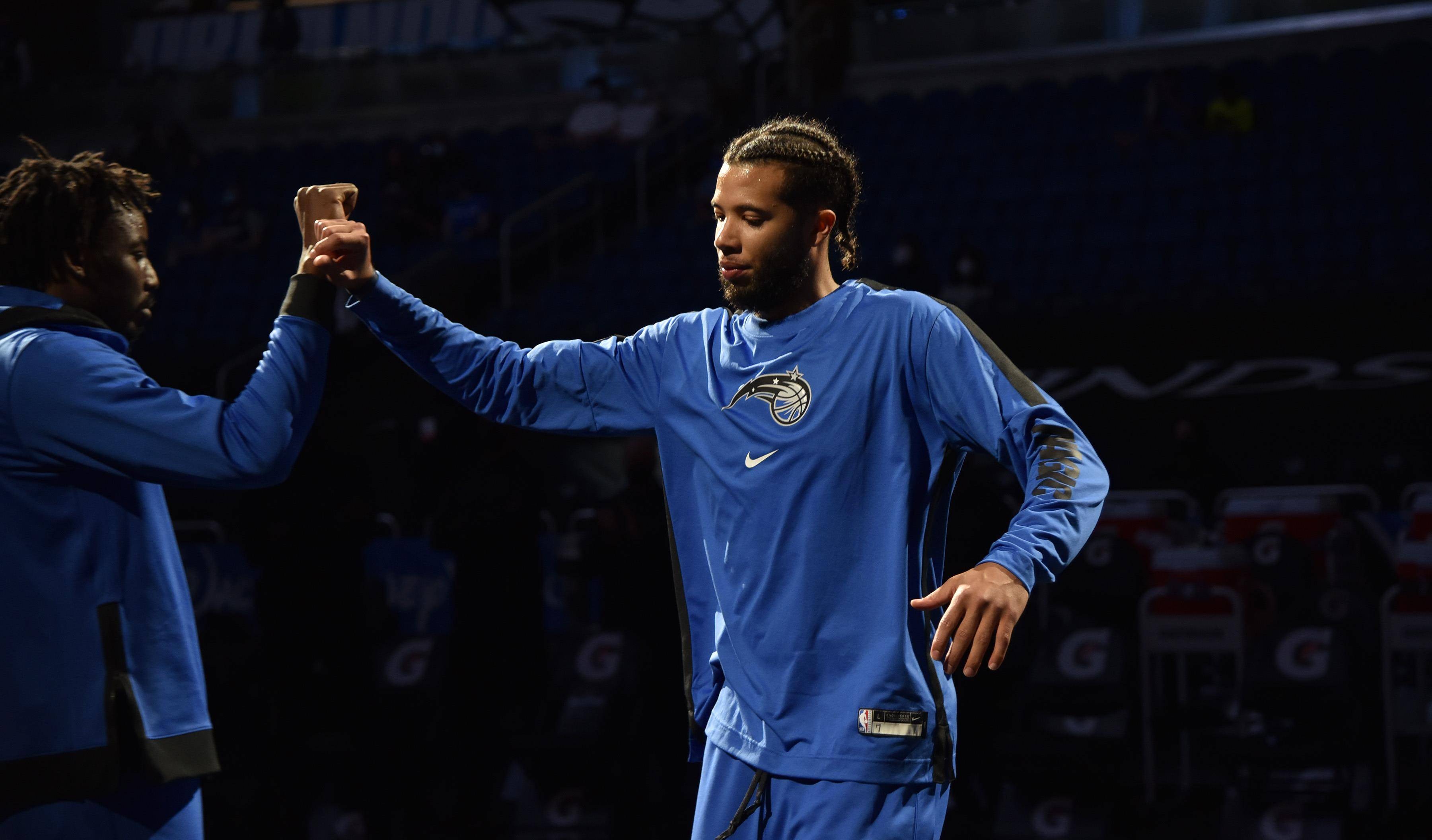 魔术主场气走黄蜂,福尼耶得分领先 魔术主场气走黄蜂,福尼耶得分领先