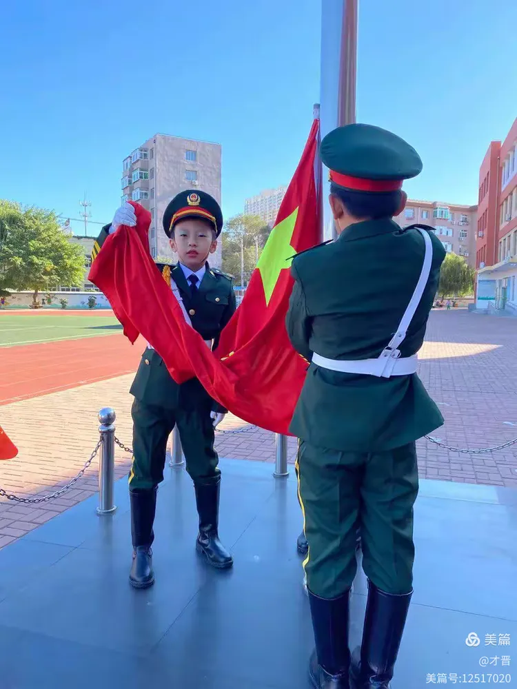 克里姆林宫高尔夫选手夺冠英姿飒爽赢得掌声