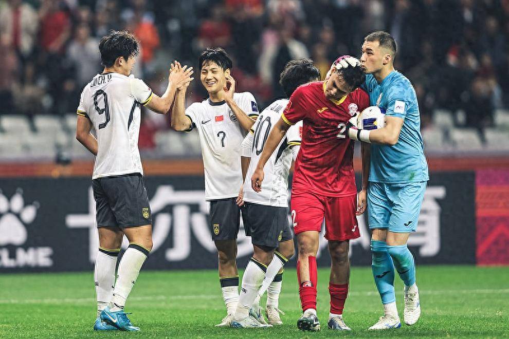 足球界风云：球员个人表现惊艳赛场的简单介绍