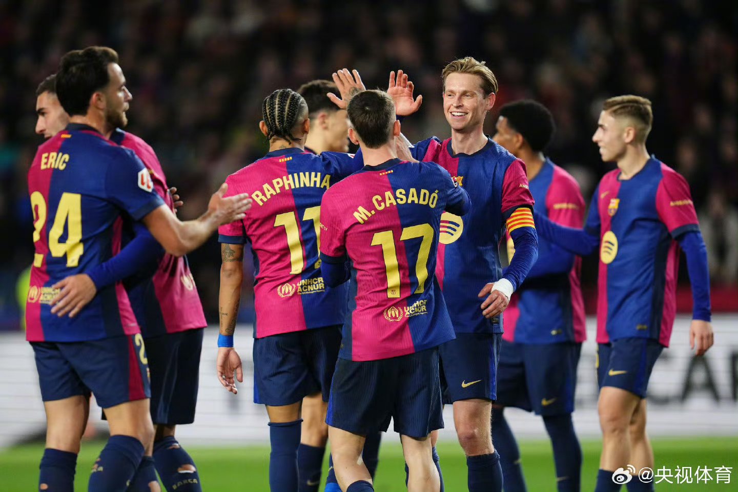 包含巴萨新援迅速适应，助球队取得连胜的词条